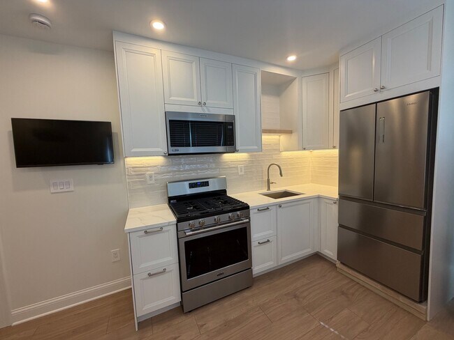 Foto del edificio - 5016 N Lawndale Ave