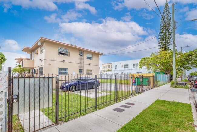 Foto del edificio - 752 NW 2nd St