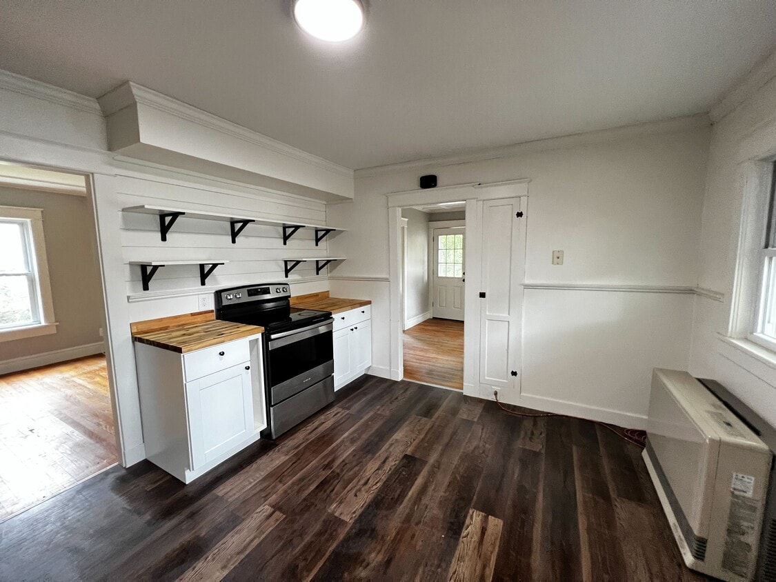 47 Summer St Unit 1, Waterville, ME 04901 Apartments in Waterville, ME