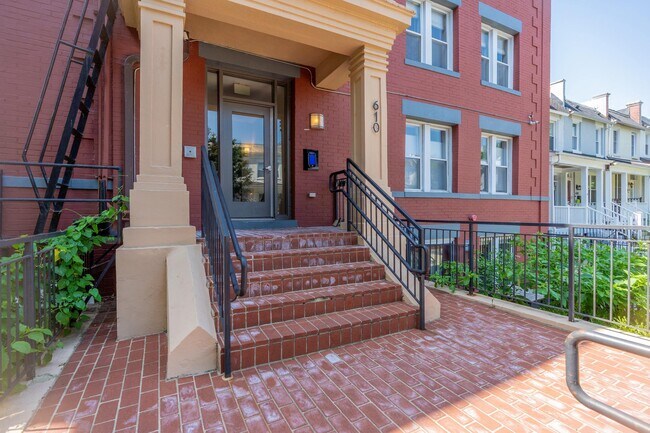 Foto del edificio - 610 Irving St NW