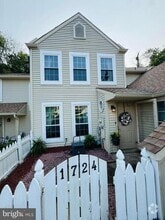 Building Photo - 1724 Balas Cir