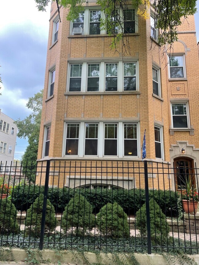 Foto del edificio - 5433 N Campbell Ave