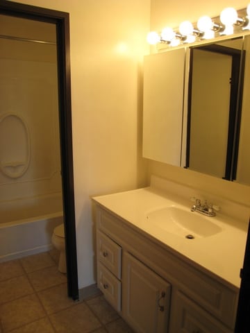 Building Photo - Royal Court Apartments