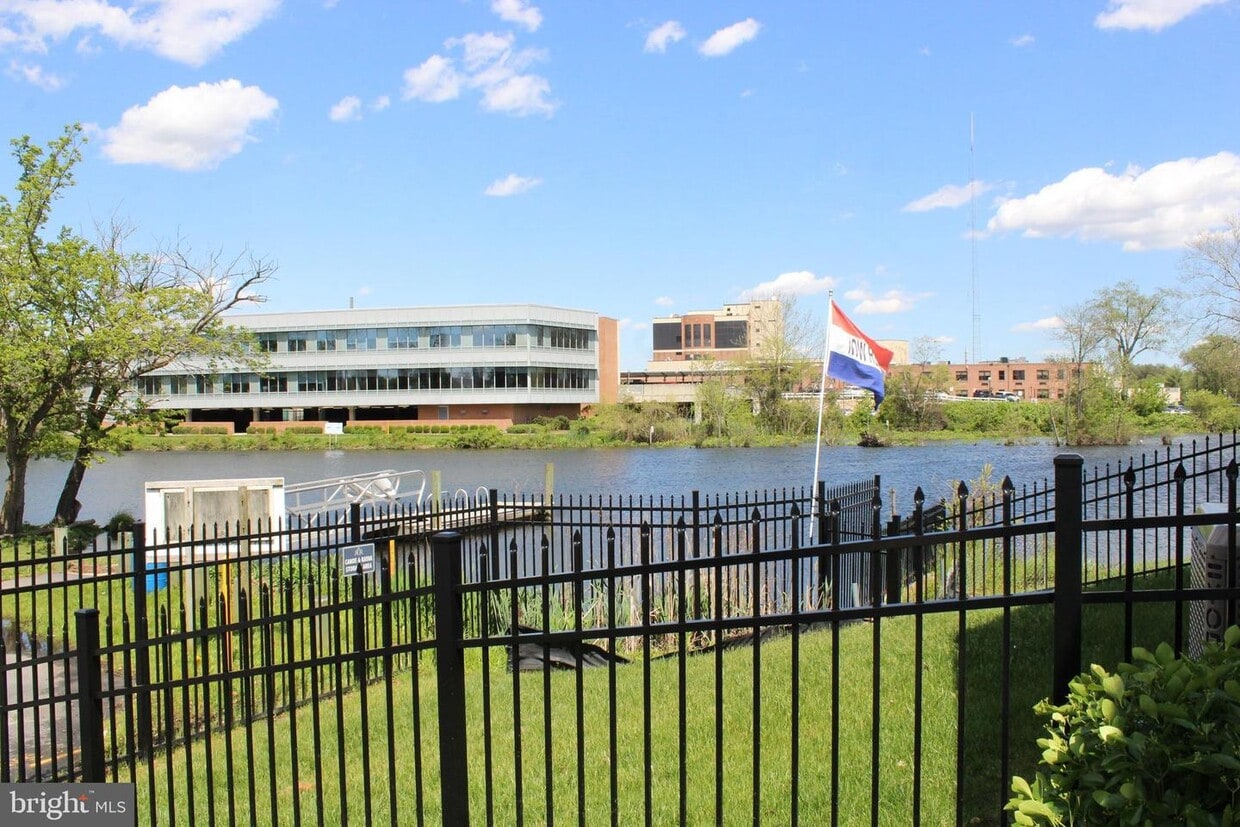 701 Water St Unit 304, Seaford, DE 19973 Room for Rent in Seaford, DE