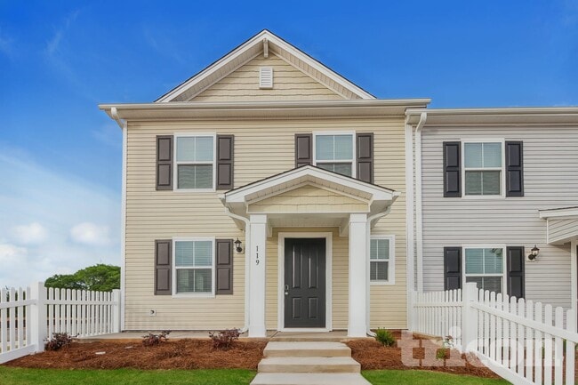 Building Photo - 818 Simpson Farm Rd