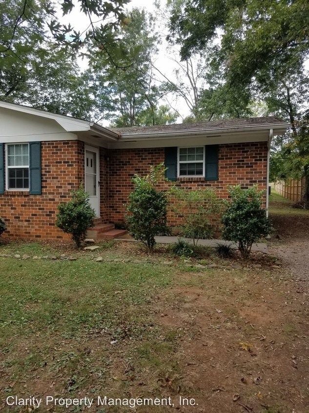 Primary Photo - 115 Sharon Dr NE