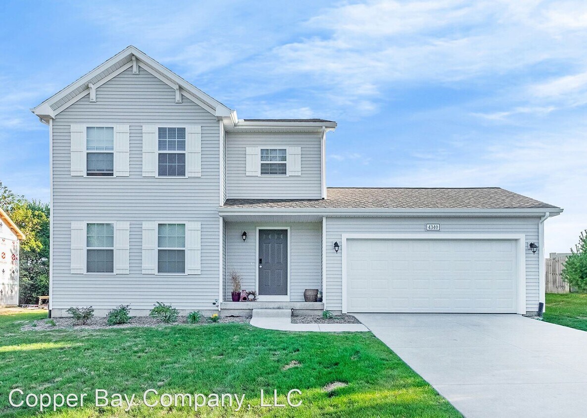 Primary Photo - 4 br, 2.5 bath House - 208 High Street