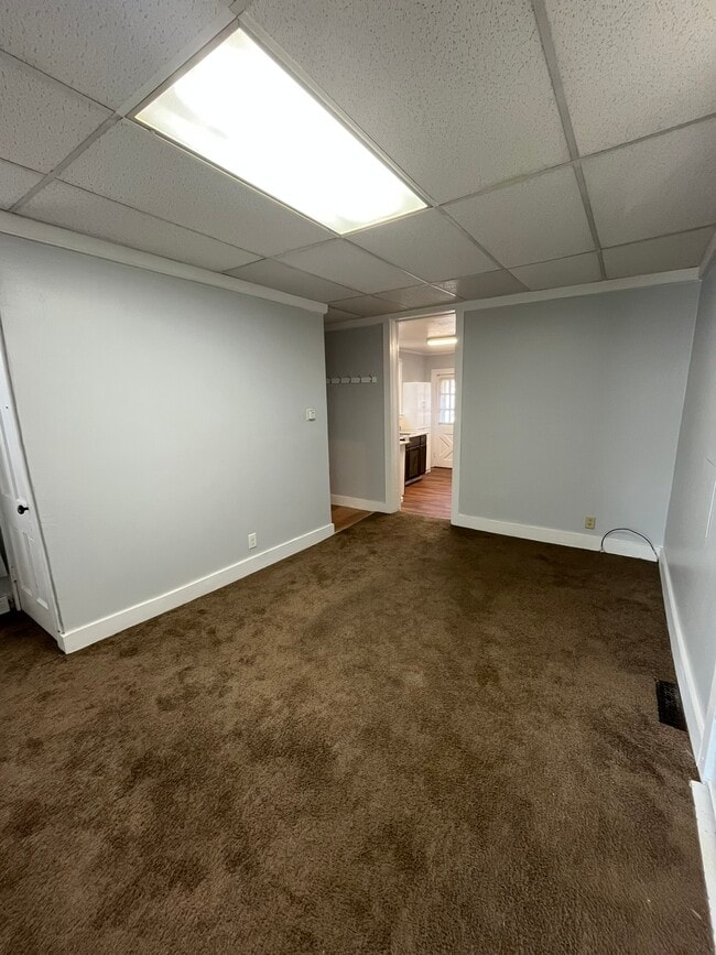 Foto del edificio - 1227 E Chestnut St