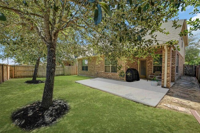 Foto del edificio - 24115 Haywards Crossing Ln
