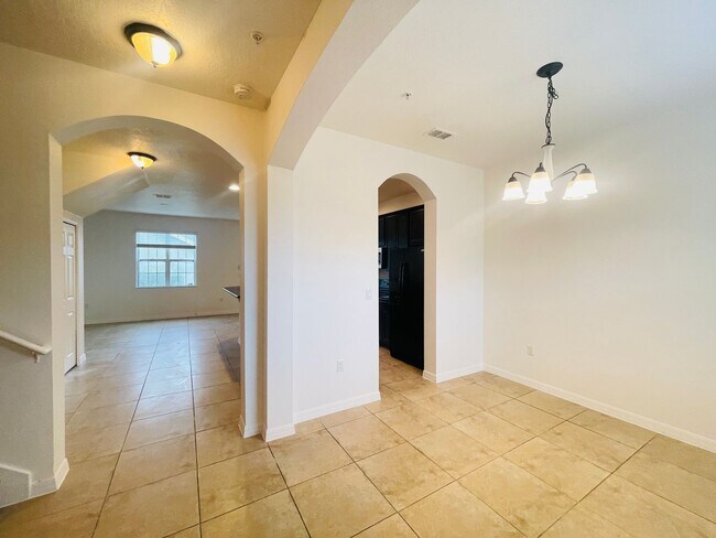 Building Photo - 10322 Hartford Maroon Rd