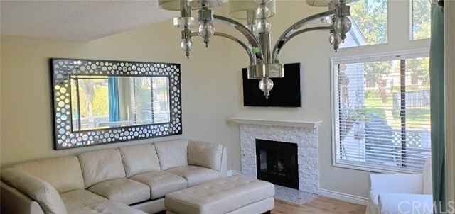 Building Photo - 107 Fallingstar