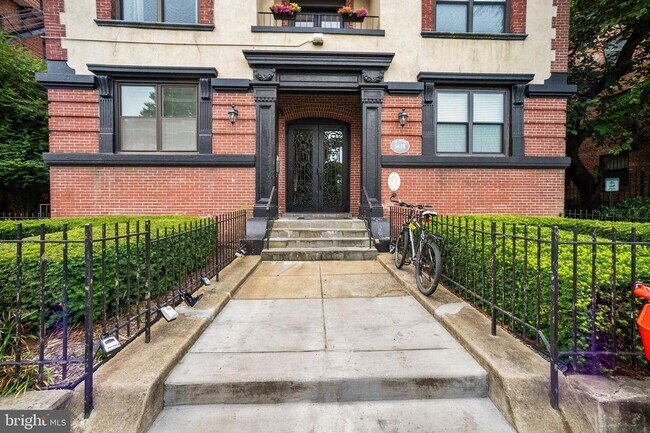 Foto del edificio - 1438 Meridian Pl NW