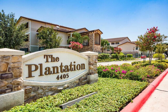 Building Photo - Plantation Apartments