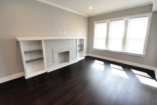 Building Photo - 4205 N Pulaski Rd