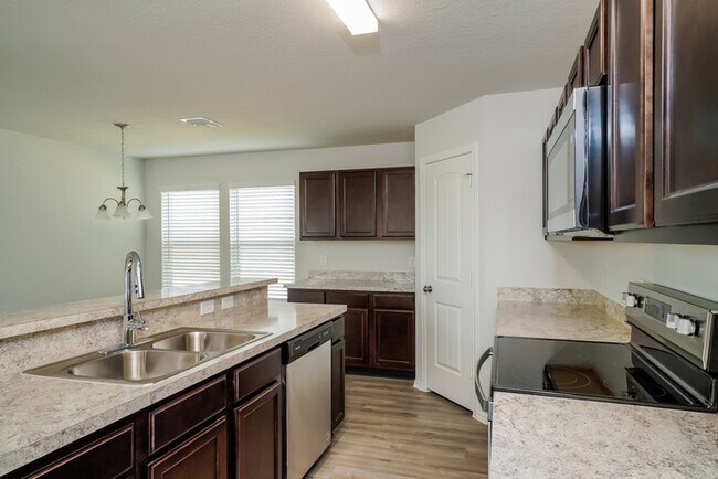 Foto del edificio - Somerset Trails - 9322 Evening Shade Ct, S...