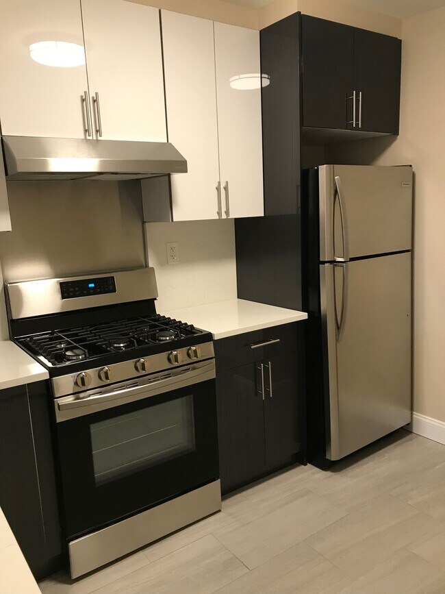 Building Photo - 2461 28th St