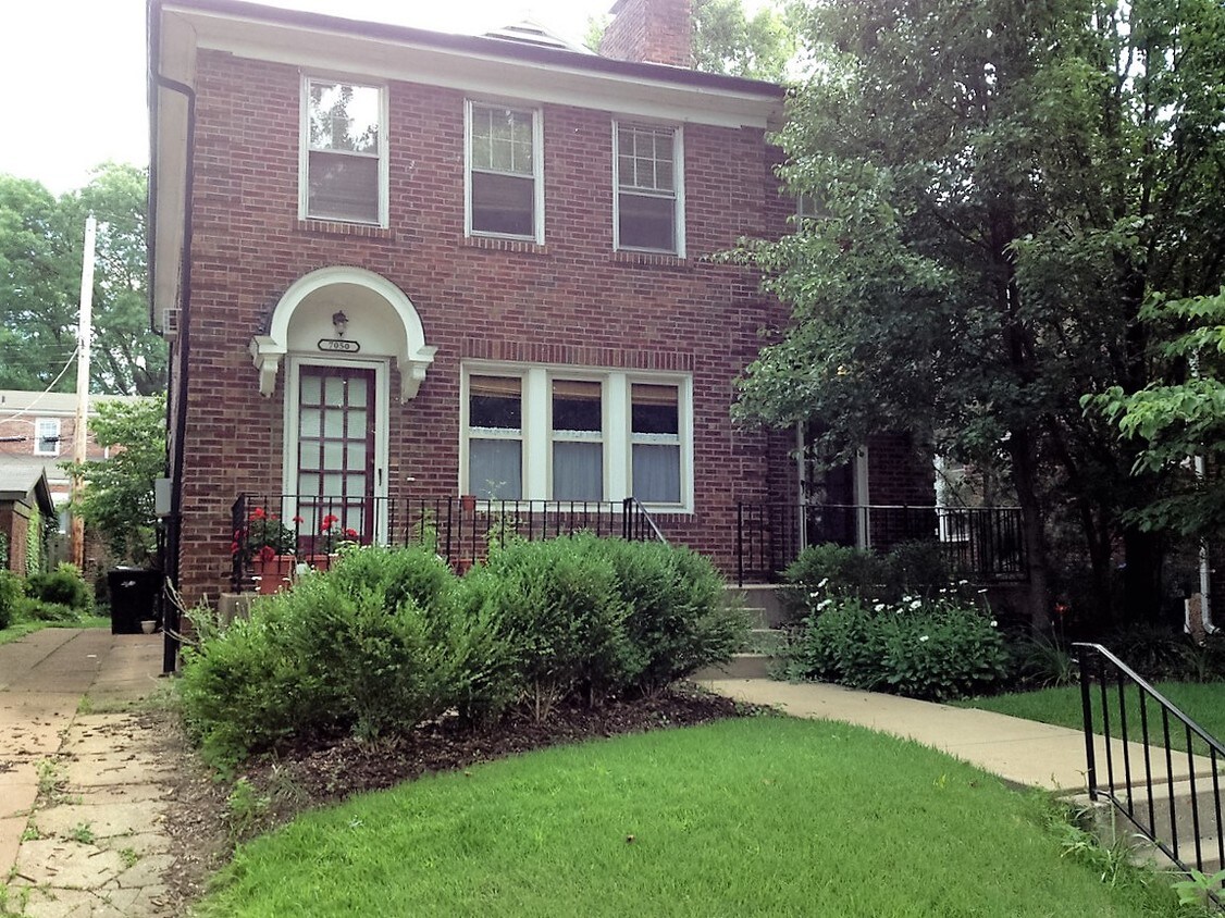 Foto principal - 7050 Amherst Ave