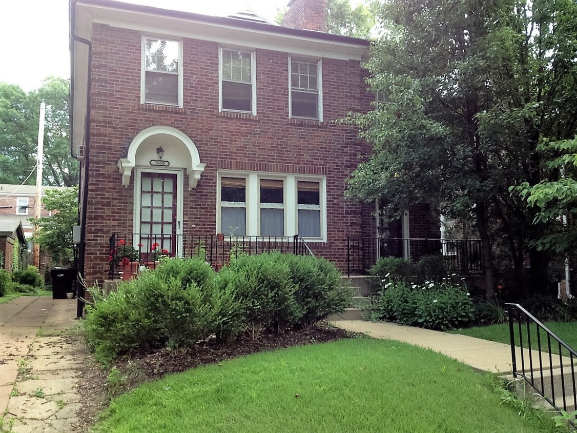 Primary Photo - 7050 Amherst Ave