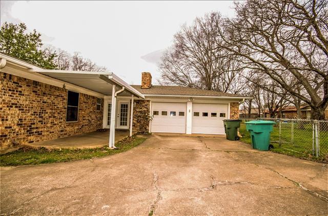 Building Photo - 2313 Diana Dr