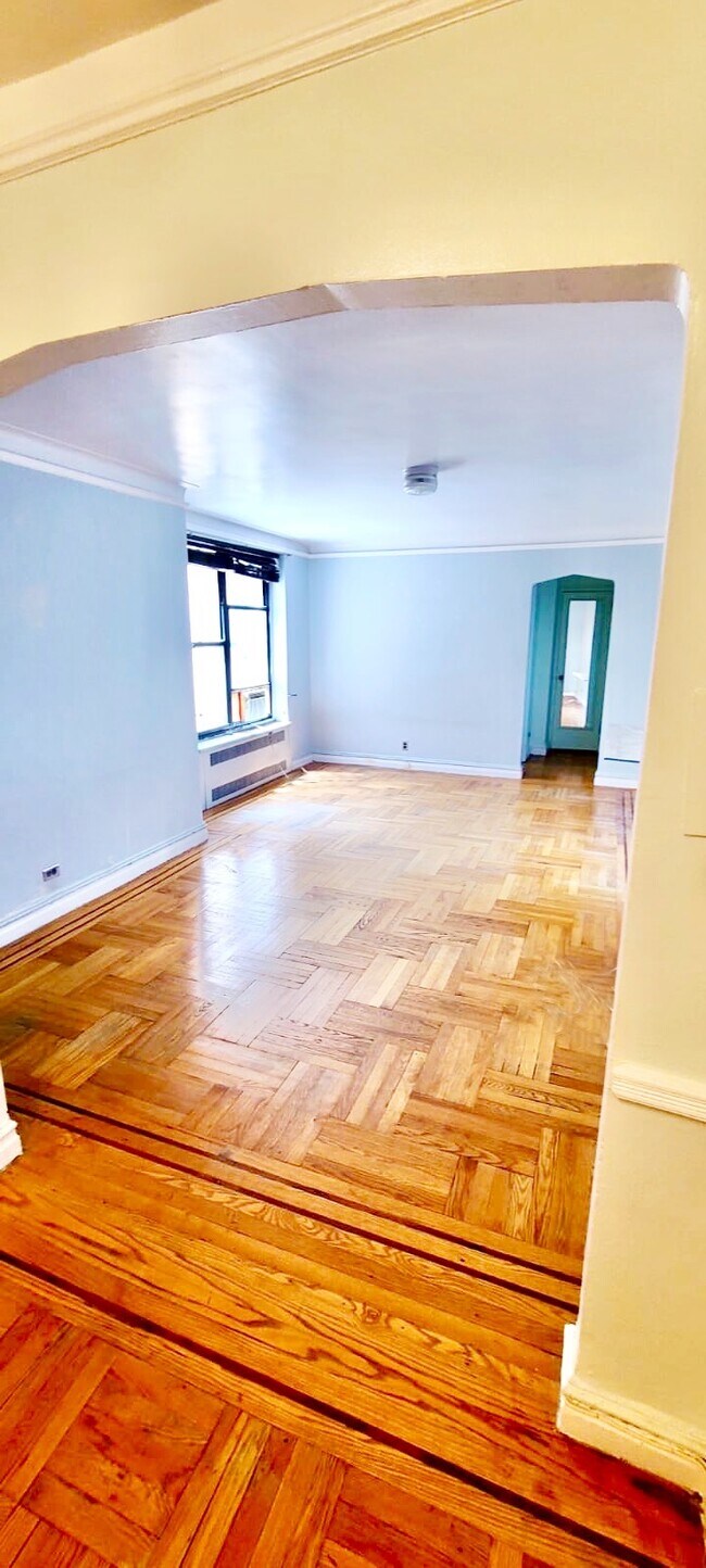 Building Photo - 860 Grand Concourse