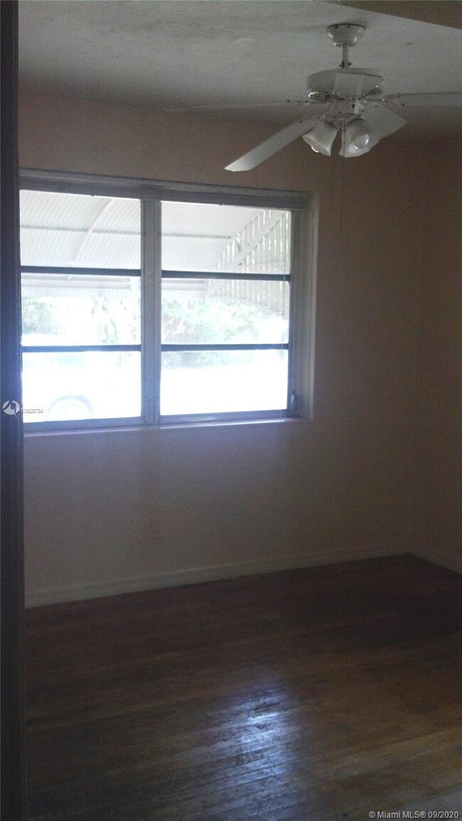Foto del edificio - 11643 NE 11th Pl