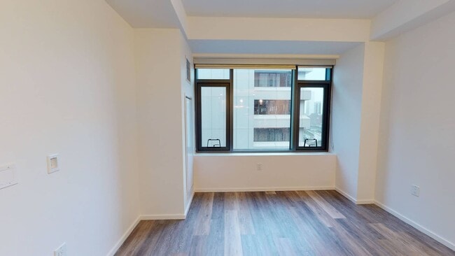 Interior Photo - 345 Harrison
