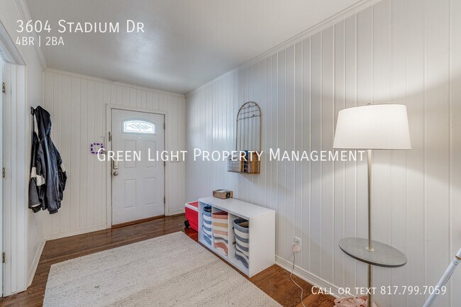Building Photo - 3604 Stadium Dr