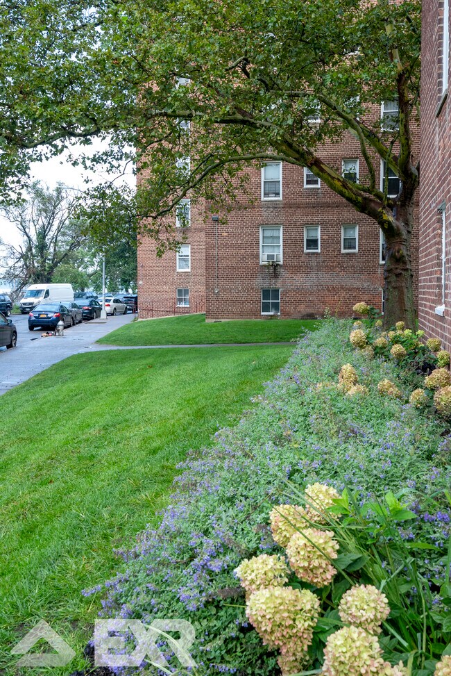 Foto del edificio - 1535 Shore Pkwy
