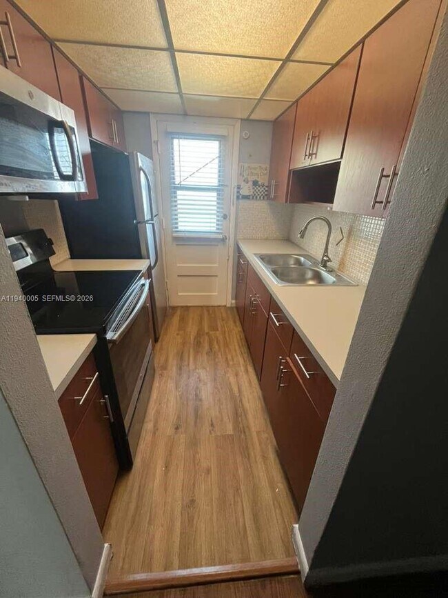 Building Photo - 1475 NE 125th Terrace