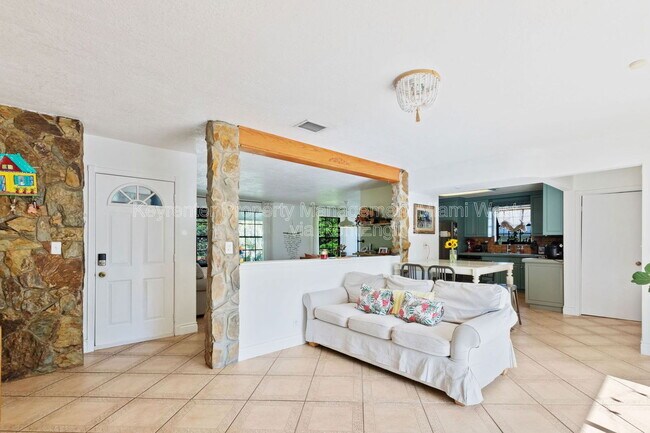 Foto del edificio - 19831 SW 81st Ct