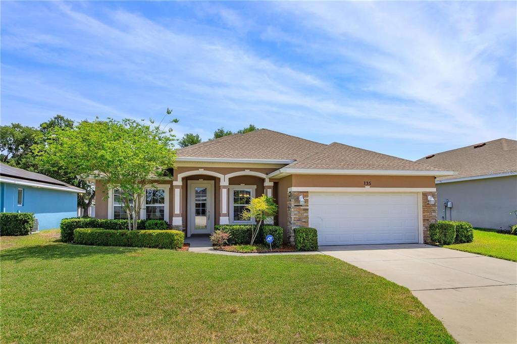 Foto principal - 135 Eloise Oaks Dr