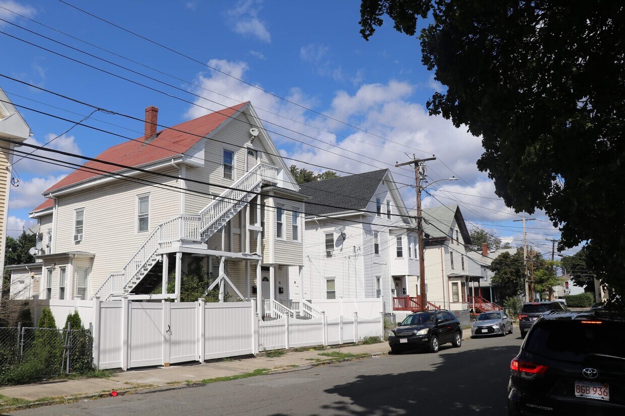 side of home - 15 Howard St