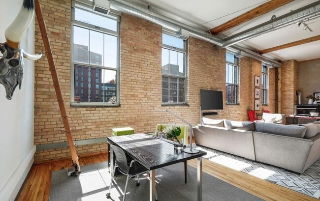 Building Photo - 801 N Washington Ave
