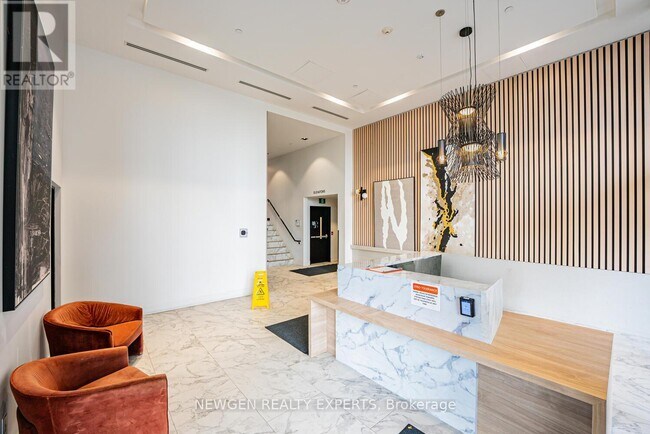 Photo du bâtiment - 5 Wellington St S