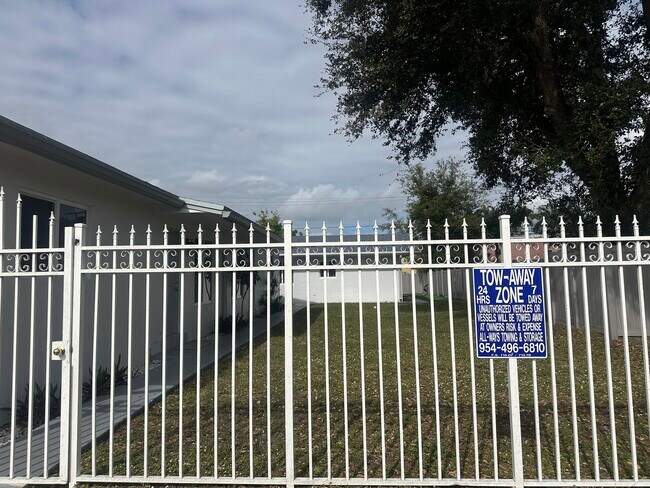 Foto del edificio - 6109 SW 30th St