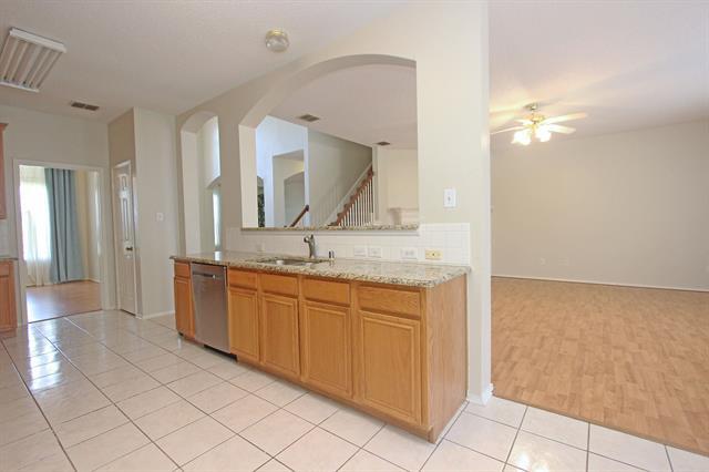 Foto del edificio - 9701 Summer Dr