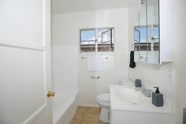Foto del edificio - 1.0 bedroom in Pasadena California 91106