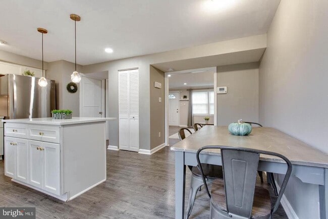 Foto del edificio - 5420 King Arthur Cir