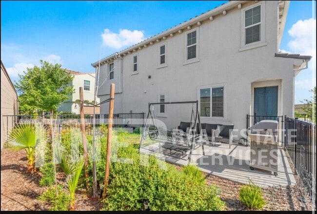 Photo - 5301 E Commerce Way Apartment