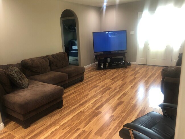 Sala de estar - 1162 W 74th St