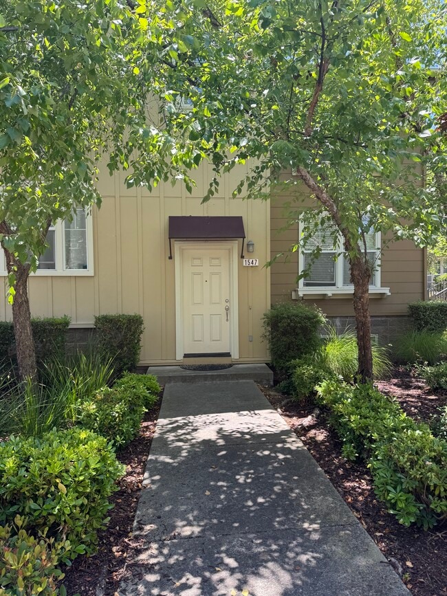 Building Photo - 1547 Chandler St