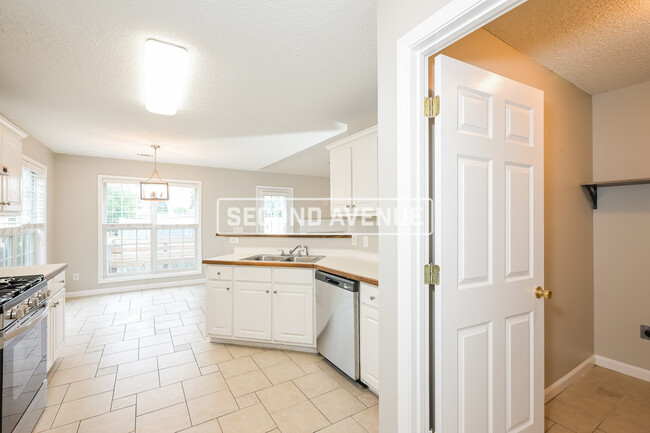 Building Photo - 130 Shenandoah DR