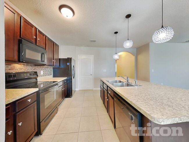 Building Photo - 4262 Roberta Dr