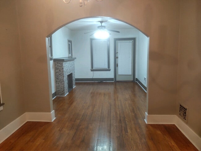 Foto del edificio - 5832 Heege Rd