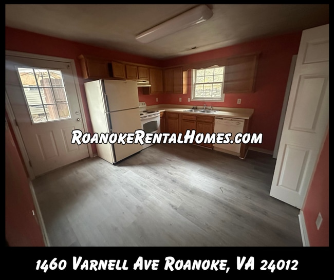 Foto del edificio - 1460-1462 Varnell Ave, NE