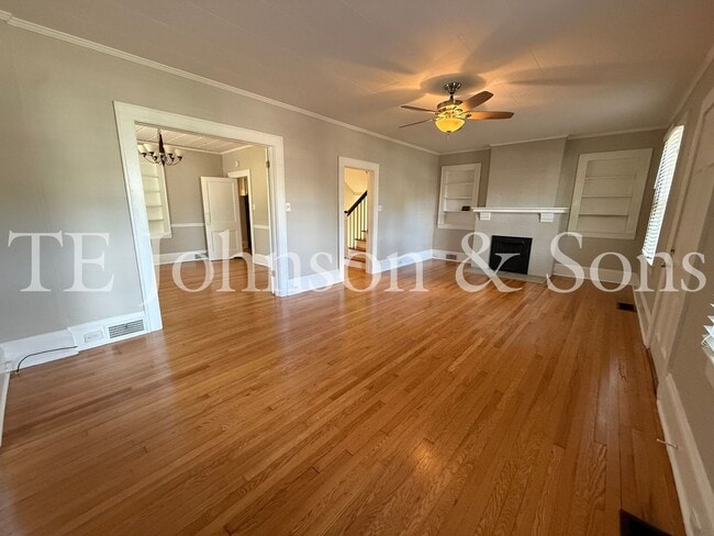 Building Photo - 817 S Hawthorne Rd