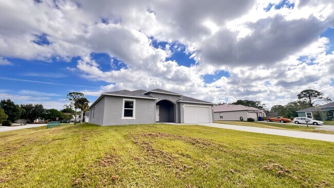 Foto del edificio - BEAUTIFUL 4 BD/2BA Home in Palm Bay!!