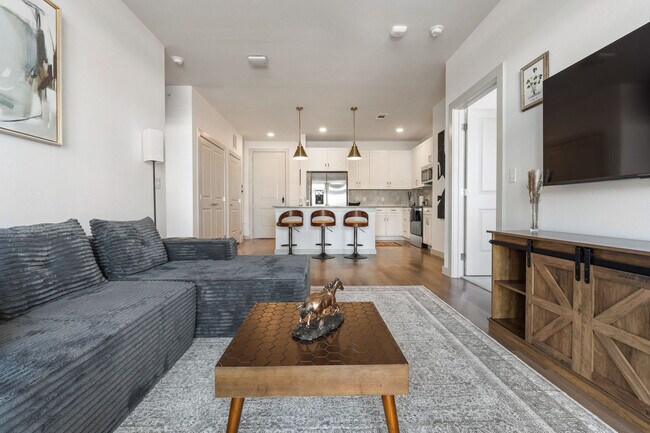 Building Photo - 1301 Leah Ave