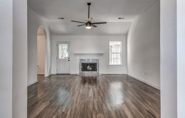 Photo - 5624 Annandale Dr House