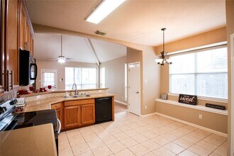Building Photo - 3318 Shadowcrest Ct